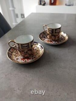 Pièce de cabinet vintage Couronne Derby Imari Tasses à café et soucoupes Menthe