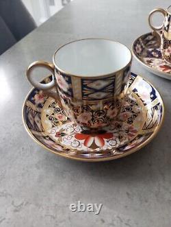 Pièce de cabinet vintage Couronne Derby Imari Tasses à café et soucoupes Menthe