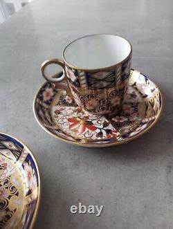 Pièce de cabinet vintage Couronne Derby Imari Tasses à café et soucoupes Menthe