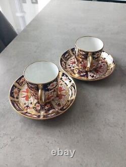 Pièce de cabinet vintage Couronne Derby Imari Tasses à café et soucoupes Menthe