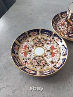 Pièce de cabinet vintage Couronne Derby Imari Tasses à café et soucoupes Menthe