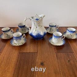 Pot à café en cacao et magnolia bleu et blanc avec 6 tasses et soucoupes, lot vintage de 14 avec bordure dorée