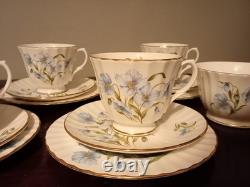 Rare Duchesse Vintage, Service à Café Floral Bleu. Porcelaine Fine, Angleterre