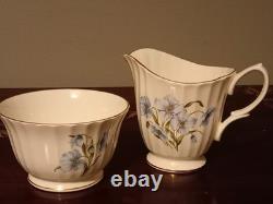 Rare Duchesse Vintage, Service à Café Floral Bleu. Porcelaine Fine, Angleterre