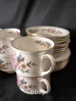 Rare Ensemble de Dîner et de Thé Paragon Lavinia Royal Albert Vintage pour 8 personnes