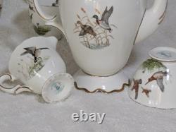 Rare Vintage 16 pièces Service à café de la série Game en porcelaine Crown Staffordshire Patt No A16411