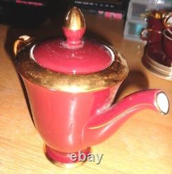 Rare Vintage Stavangerflint Service à Café Demitasse de 15 Pièces Rouge Foncé & Doré Lustré