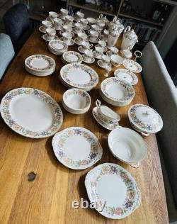 Rare service complet thé/café et dîner Paragon CountryLane en fine porcelaine osseuse, plus de 110 pièces