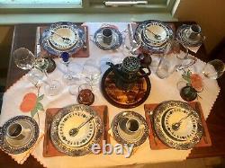 Rétro Vintage Tablescape Dîner Set Avec Assiettes, Bols, Verres Et Café Set