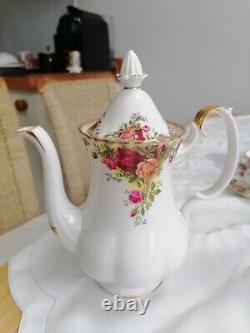 Royal Albert Old Country Roses China Coffee Set En Excellent Condition