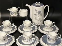 SERVICE À CAFÉ VINTAGE WEDGWOOD SUSIE COOPER 'GLEN MIST' DE 21 PIÈCES en excellent état