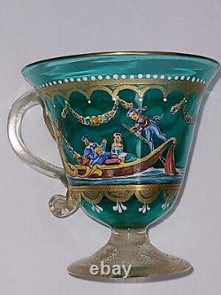 Scène de gondole émaillée italienne Salviati, tasse et soucoupe en verre bleu avec motif floral et doré