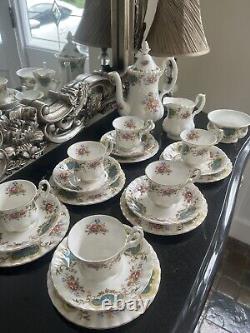 Service à café Royal Albert Berkeley, 21 pièces : théière, tasse, soucoupe, lait, sucre.