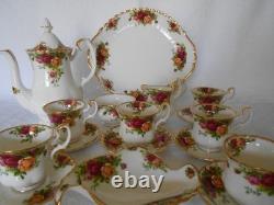 Service à café Royal Albert Old Country Roses 17 pièces pour 6 avec cafetière, très bon état