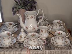 Service à café Royal Albert Winsome vintage en porcelaine de bone, floral, ensemble de 14 pièces, Angleterre