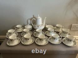 Service à café en porcelaine Bone China Wedgewood Perugia vintage pour 12 personnes