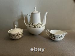 Service à café en porcelaine Bone China Wedgewood Perugia vintage pour 12 personnes