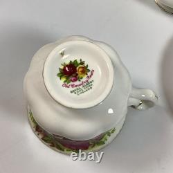 Service à café en porcelaine Royal Albert Old Country Roses de 15 pièces