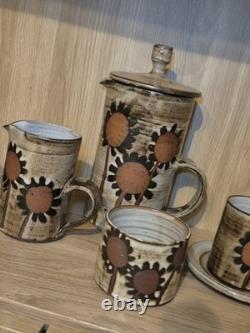 Service à café en poterie vintage Briglin Studio, rétro années 70, tournesol totem MCM