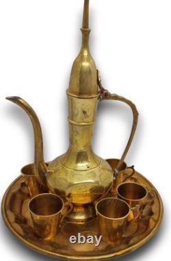Service à café et à thé arabe ancien avec pot et tasses, service à café vintage du Moyen-Orient