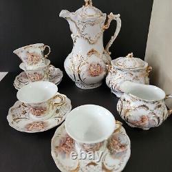 Service à café et thé en porcelaine française vintage avec des figurines de putti dorées
