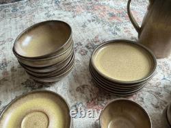 Service à café et thé vintage en grès Denby 26 pièces, brun moutarde moucheté