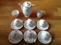 Service à café peint à la main de 15 pièces Grafton (A. B. Jones) comprenant une cafetière