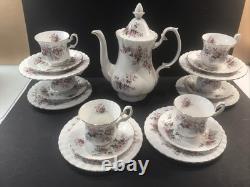 Service à café vintage en porcelaine de Chine Royal Albert Violet Rose, 19 pièces, Angleterre, années 1960