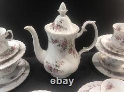Service à café vintage en porcelaine de Chine Royal Albert Violet Rose, 19 pièces, Angleterre, années 1960