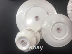 Service à café vintage en porcelaine de Chine Royal Albert Violet Rose, 19 pièces, Angleterre, années 1960