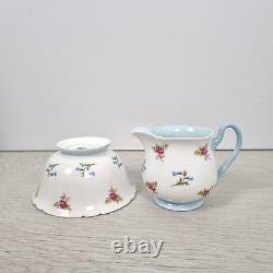 Service à café vintage en porcelaine de Chine de Shelley comprenant 13 pièces à motif floral Chintz fabriqué en Angleterre en très bon état.