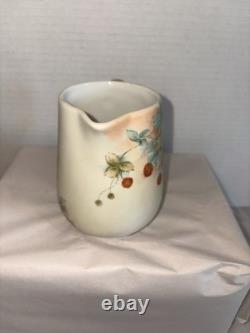 Service à café vintage suisse Langenthal en porcelaine, avec cafetière et décor de cerises peint à la main, 4 pièces