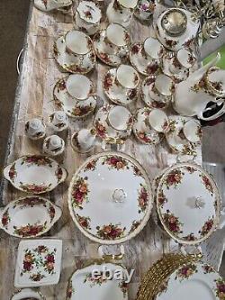 Service à dîner et à thé Royal Albert Old Country Roses en porcelaine fine vintage, 62 pièces