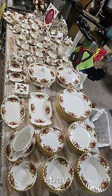 Service à dîner et à thé Royal Albert Old Country Roses en porcelaine fine vintage, 62 pièces