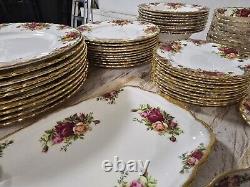 Service à dîner et à thé Royal Albert Old Country Roses en porcelaine fine vintage, 62 pièces