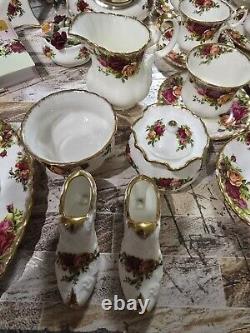 Service à dîner et à thé Royal Albert Old Country Roses en porcelaine fine vintage, 62 pièces