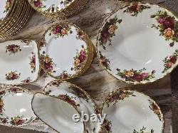 Service à dîner et à thé Royal Albert Old Country Roses en porcelaine fine vintage, 62 pièces