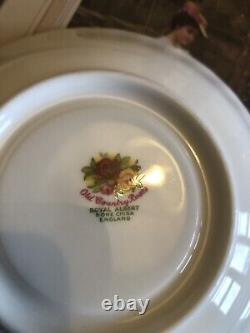 Service à dîner et à thé Vintage en porcelaine fine Royal Albert Old Country Roses 62 pièces