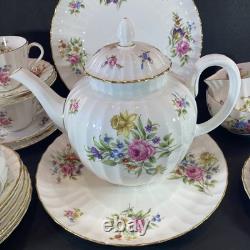 Service à thé Royal Worcester Roanoke de 23 pièces pour 6 personnes, comprenant une théière, un pot à lait et un sucrier