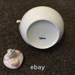 Service à thé/café en porcelaine vintage Graff, comprenant une théière, une cuiller à café et une tasse avec soucoupe.