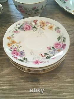 Service à thé en porcelaine fine 'Duchess Memories' de 21 pièces (6 couverts)