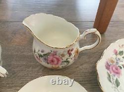 Service à thé en porcelaine fine 'Duchess Memories' de 21 pièces (6 couverts)