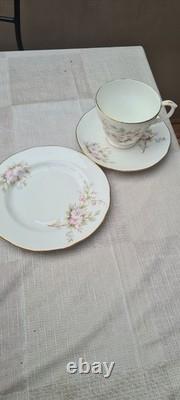 Service à thé vintage 16 pièces en porcelaine fine Duchess à motif floral, tasse, soucoupe et assiette à dessert, neuf