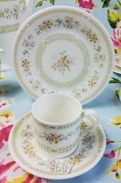 Service de dîner en porcelaine vintage Minton Wildmoor avec soupière, plat, service à café et saucière