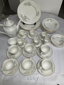 Service de dîner vintage Mayfair en fine porcelaine de Staffordshire, Angleterre, pour 6 personnes