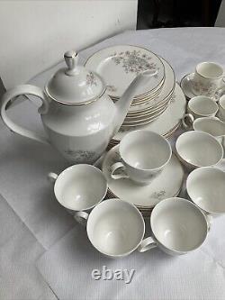 Service de dîner vintage Mayfair en fine porcelaine de Staffordshire, Angleterre, pour 6 personnes