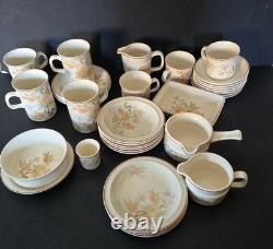 Service de table Wedgwood design Pêche 34 pièces