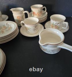 Service de table Wedgwood design Pêche 34 pièces