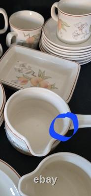 Service de table Wedgwood design Pêche 34 pièces