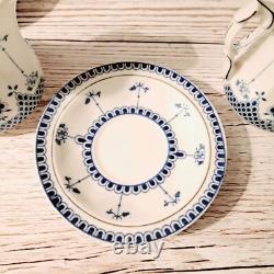 Service vintage Artil de petites tasses à thé, café et expresso en porcelaine à la cendre d’os, années 70